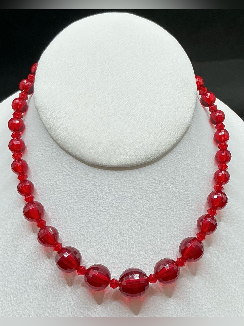 VINTAGE GERMANT ACRYLIC FACETED RED GRADUATED BEAD STRAND NECKLACE